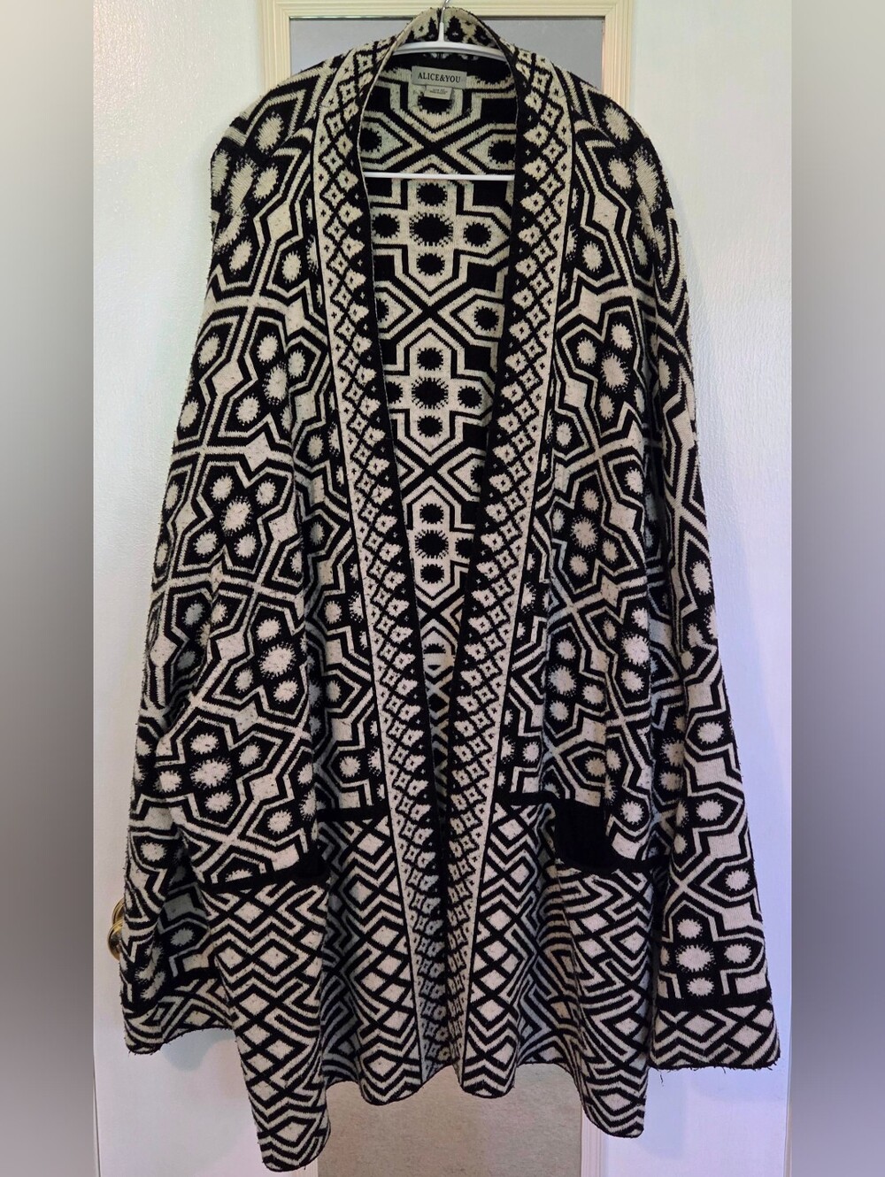 Alice And You Women's Plus Size 30Black and Cream Geometric Open-Front Sweater